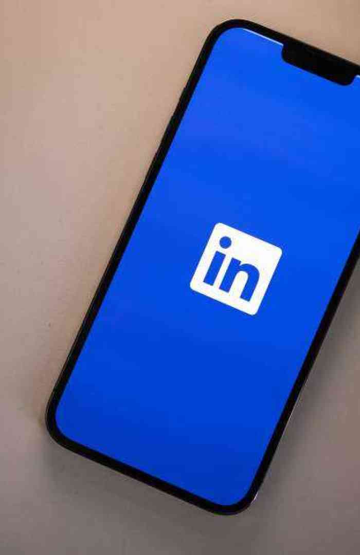 Linked In c dlxmedia hu unsplash